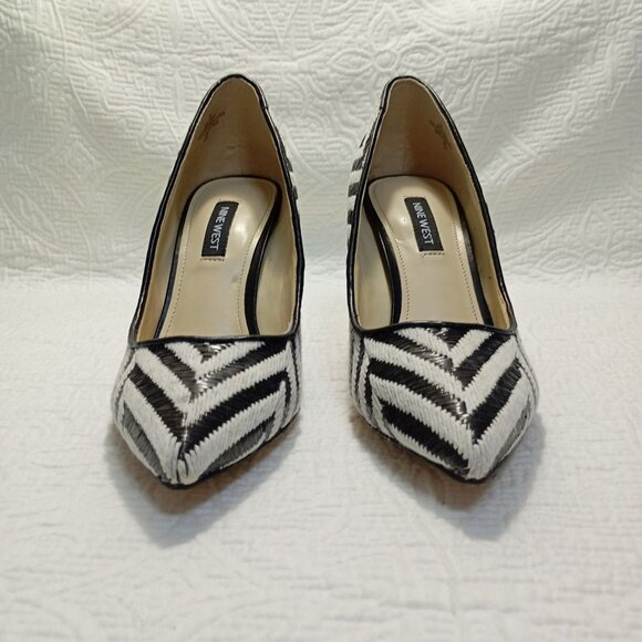 Nine West Stilettos Heels Size 6M Black & White Chevron Pointed Toe Womens - Picture 1 of 10